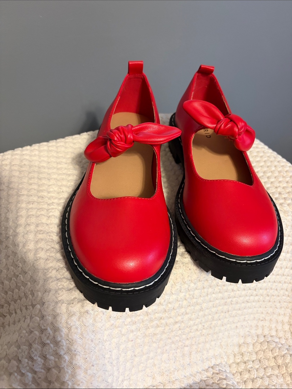 Women’s  Red Mary Jane Knot-Detail Shoes 8WW Torrid